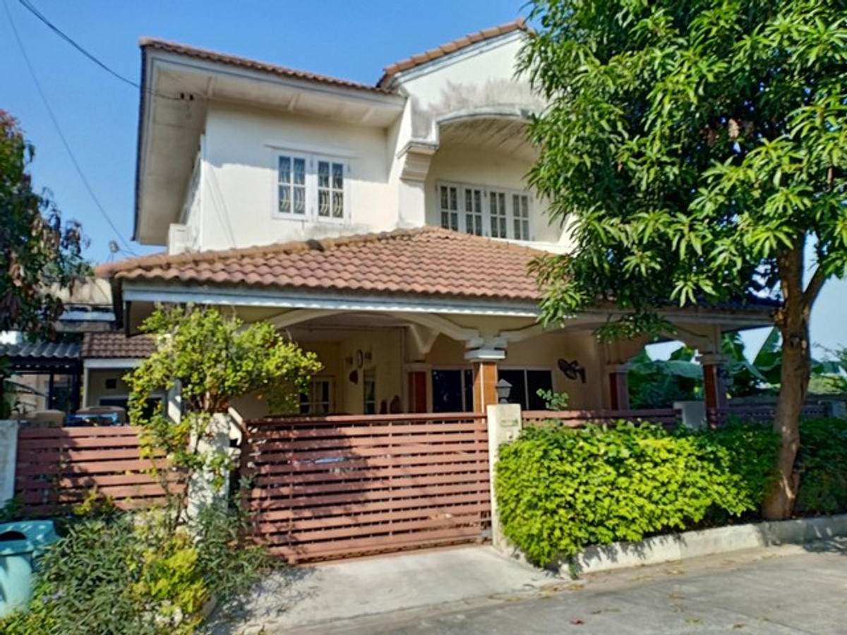 2-story semi-detached house for sale, located on Khlong Song Road. Can penetrate Ramintra 2-story semi-detached house for sale, located on Khlong Song Road. Can penetrate Ramintra