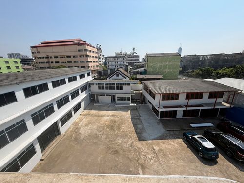 พื้นที่สำนักงานให้เช่า 2066ตรม พร้อมลิฟท์ขนของ ลานจอดรถ ซ.จันทน์43 ใกล้สมาคมตั้งตระกูล ตรอกจันทน์ สะพาน2 วัดไผ่เงิน CBD สาทร สีลม BTS สุรศักดิ์ BTS เซนต์หลุยส์