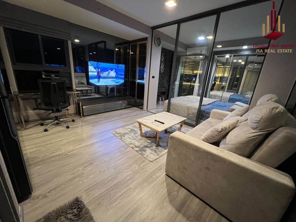 ✨ For Rent: Ideo Sathorn - Wongwian Yai Condo ✨💰 Only 19,500 THB/month