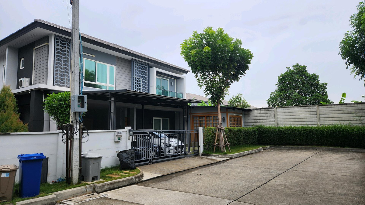 ขาย The City สาทร-ราชพฤกษ์ / 4 ห้องนอน / 4 ห้องน้ำ / 4 ที่จอดรถ / 1 ห้องแม่บ้าน พร้อม ห้องน้ำ (ต่อเติม) / 1 ห้องอเนกประสงค์ สไตล์ญี่ปุ่น (ต่อเติม) พื้นที่ใช้สอยรวม ประมาณ 250 ตรม. พื้นที่ 69 ตรว. () ขาย The City สาทร-ราชพฤกษ์ / 4 ห้องนอน / 4 ห้องน้ำ / 4 ที่จอดรถ / 1 ห้องแม่บ้าน พร้อม ห้องน้ำ (ต่อเติม) / 1 ห้องอเนกประสงค์ สไตล์ญี่ปุ่น (ต่อเติม) พื้นที่ใช้สอยรวม ประมาณ 250 ตรม. พื้นที่ 69 ตรว. ()