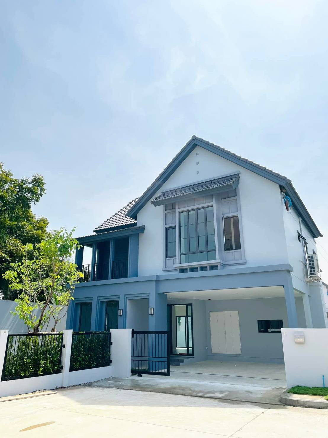 For rent, Saransiri Rama 2, Soi Wat Yai Rom, near Rung Arun School. 2-storey detached house, 4 bedrooms, 3 bathrooms, addition of 1 maids room, ready to move in. For rent, Saransiri Rama 2, Soi Wat Yai Rom, near Rung Arun School. 2-storey detached house, 4 bedrooms, 3 bathrooms, addition of 1 maids room, ready to move in.