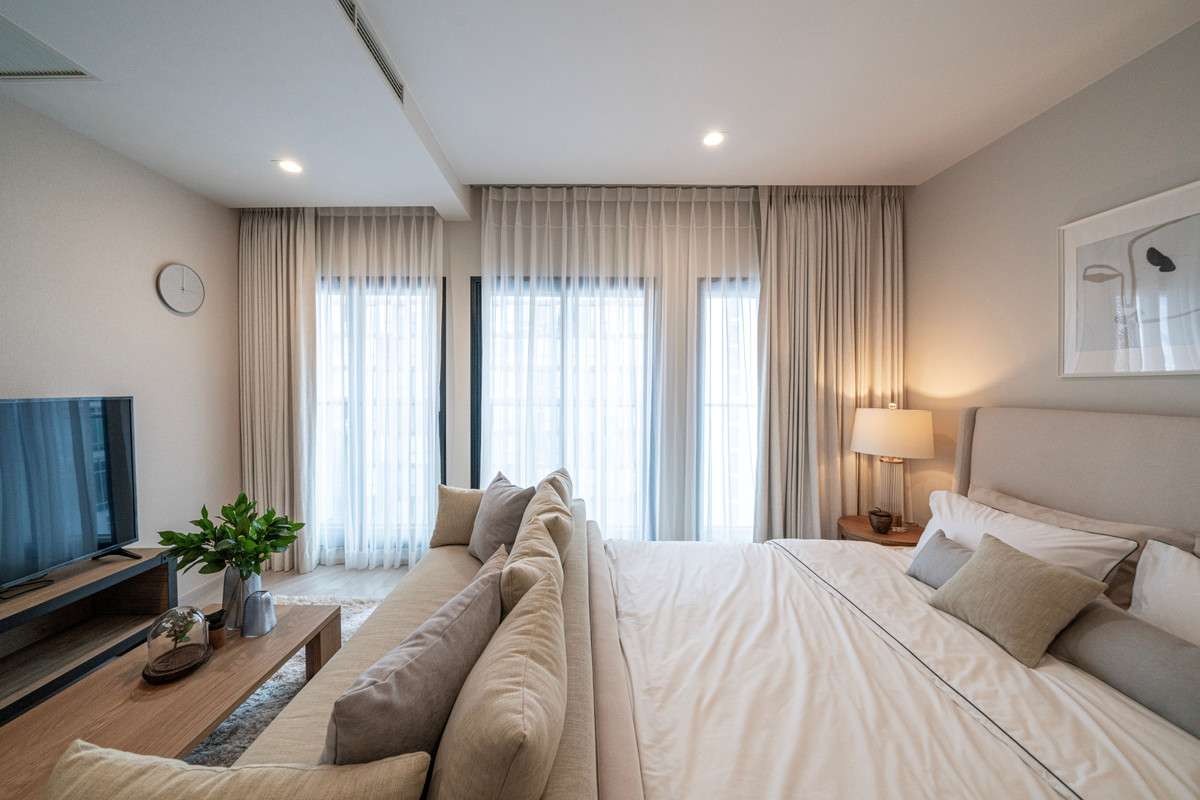 FOR Sale Noble Ploenchit 1 bed @9.9 MB call 096-2615656   Selling Price : 9,900,000 Baht Near BTS : Ploenchit Station Unit Size : 47.18 sq.m. 1 bedroom / 1 bathroom Decoration : Fully furnished     สนใจโทรมาเลยค่ะ  Call : 096-2615656 WhatsApp : +669626156