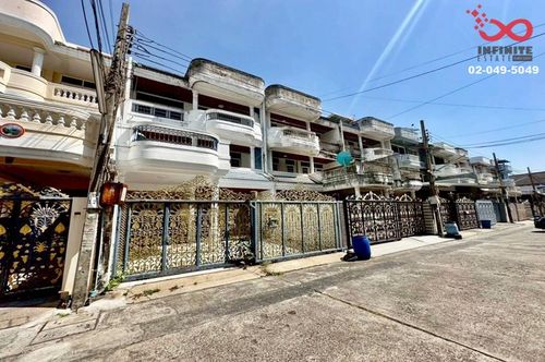 Townhome for sale, 3.5 floors, Borommaratchachonnani 11, near Central Pinklao, Bangkok Noi, 46 sq m, 6 bedrooms.