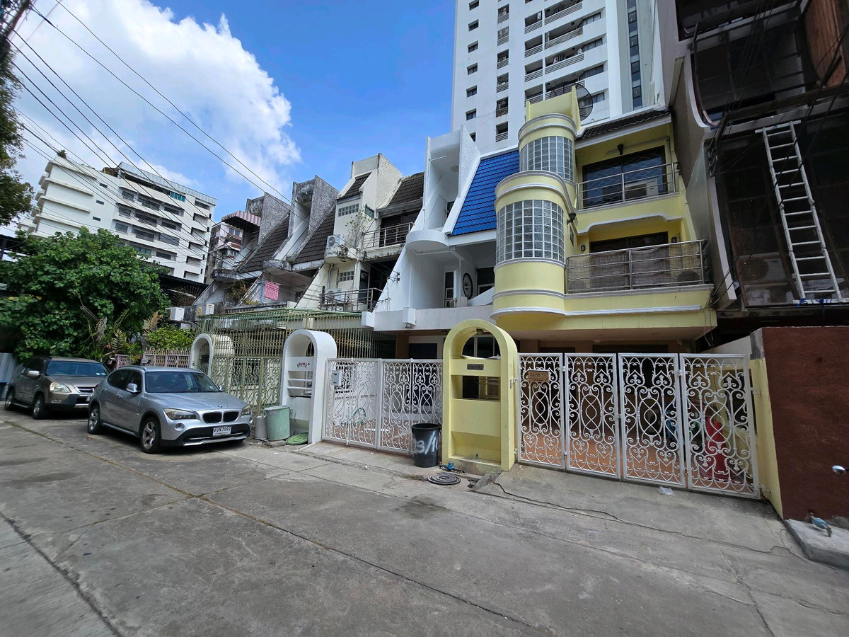 Townhome for rent, 3 floors, Sukhumvit Soi 10, 3 bedrooms, 2 bathrooms, parking for 2 cars, rent 75,000 baht/month sale 29.9 million baht – รูปที่ 2