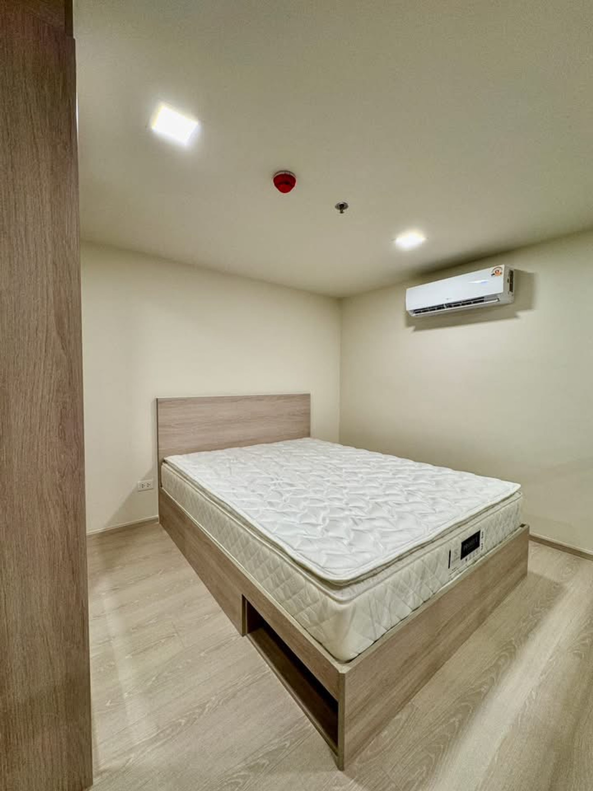 FLO by Sansiri ห้อง Loft เพดานสูง สไตล์โมเดิร์น 1นอน ใกล้ BTS |  ห้องใหม่ ราคาเพียง 23,000 ต่อเดือน – รูปที่ 2