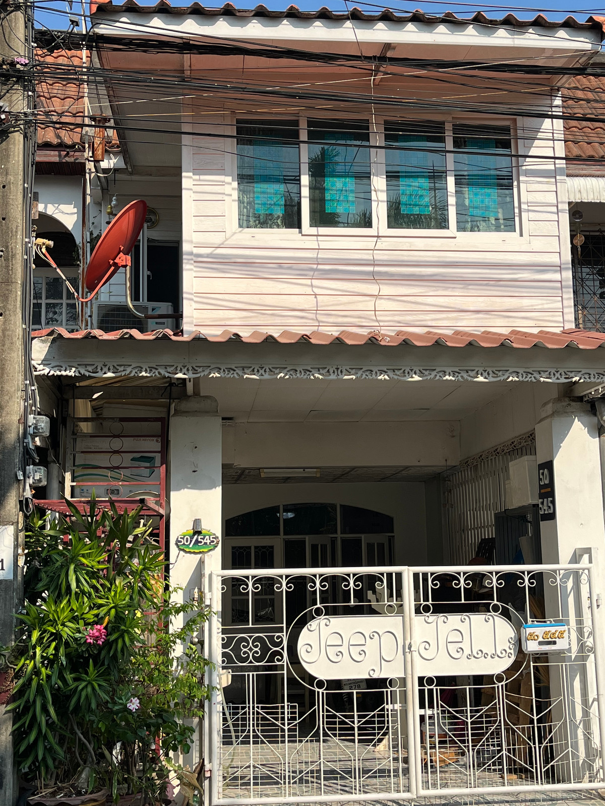 [Urgent sale] 2-story townhouse, area 17 sq m., Soi Nawamin 26, Bangkok.