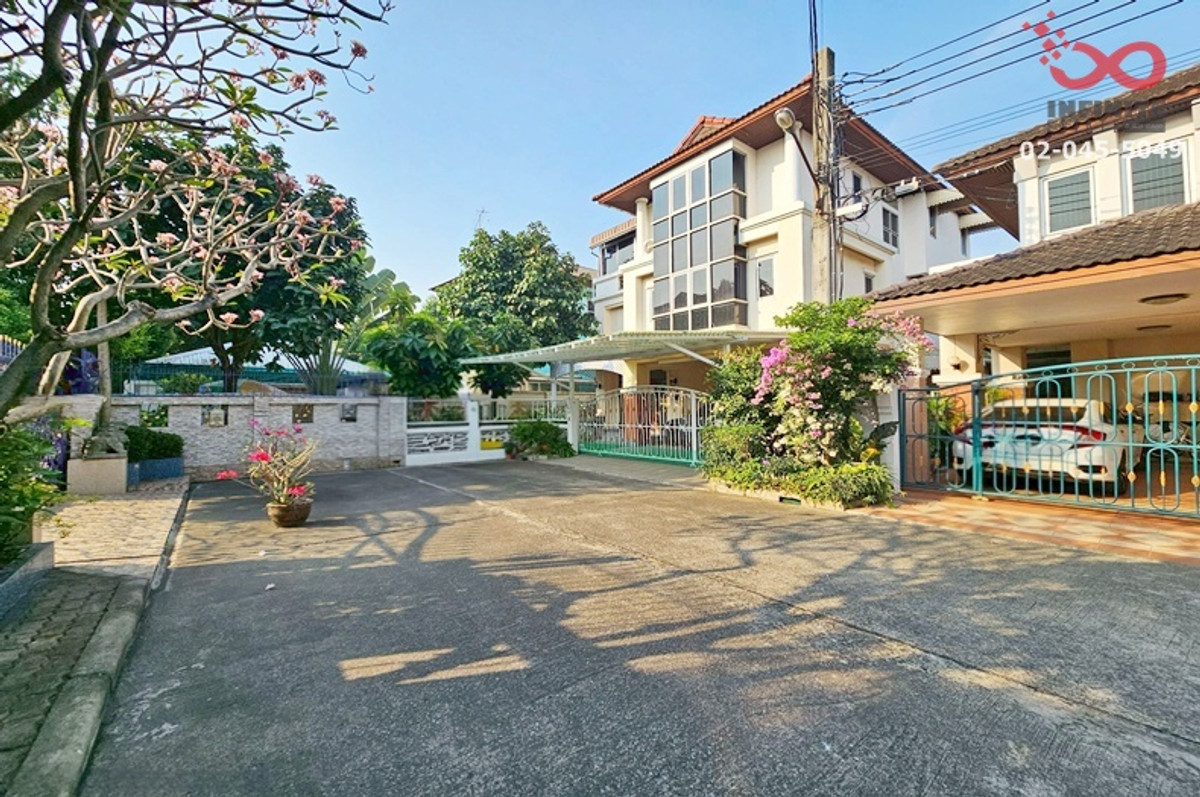 Single house for sale, 3 floors, 62 sq m, Eksin 2, Nakniwat 48, Pradit Manutham, behind edge. Single house for sale, 3 floors, 62 sq m, Eksin 2, Nakniwat 48, Pradit Manutham, behind edge.
