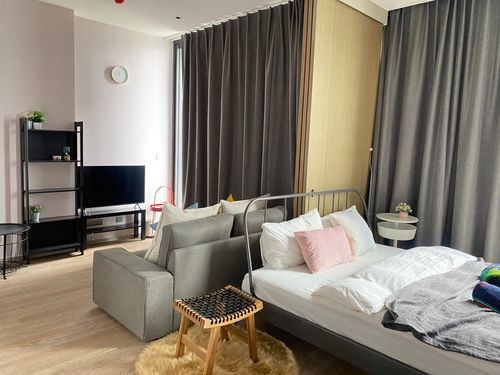 **Ashton Silom 50 Sq,m. Fully Finish @29,000บาท/month call Nong 096-2615656  ห้องกว้างมาก 50 ตรม. 1 นอน 1 น้ำ เฟอร์ครบ พร้อมอยู่   Location : Silom , Chongnonsi  Rental Price : 29,000 Baht/Month  Condominium near MRT, BTS  : Silom , Chong nonsiStation  Co