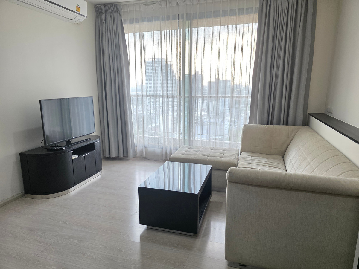 Urgent sale!!! 2 bedrooms, corner room, special price ++ next to BTS Phra Khanong, river view.