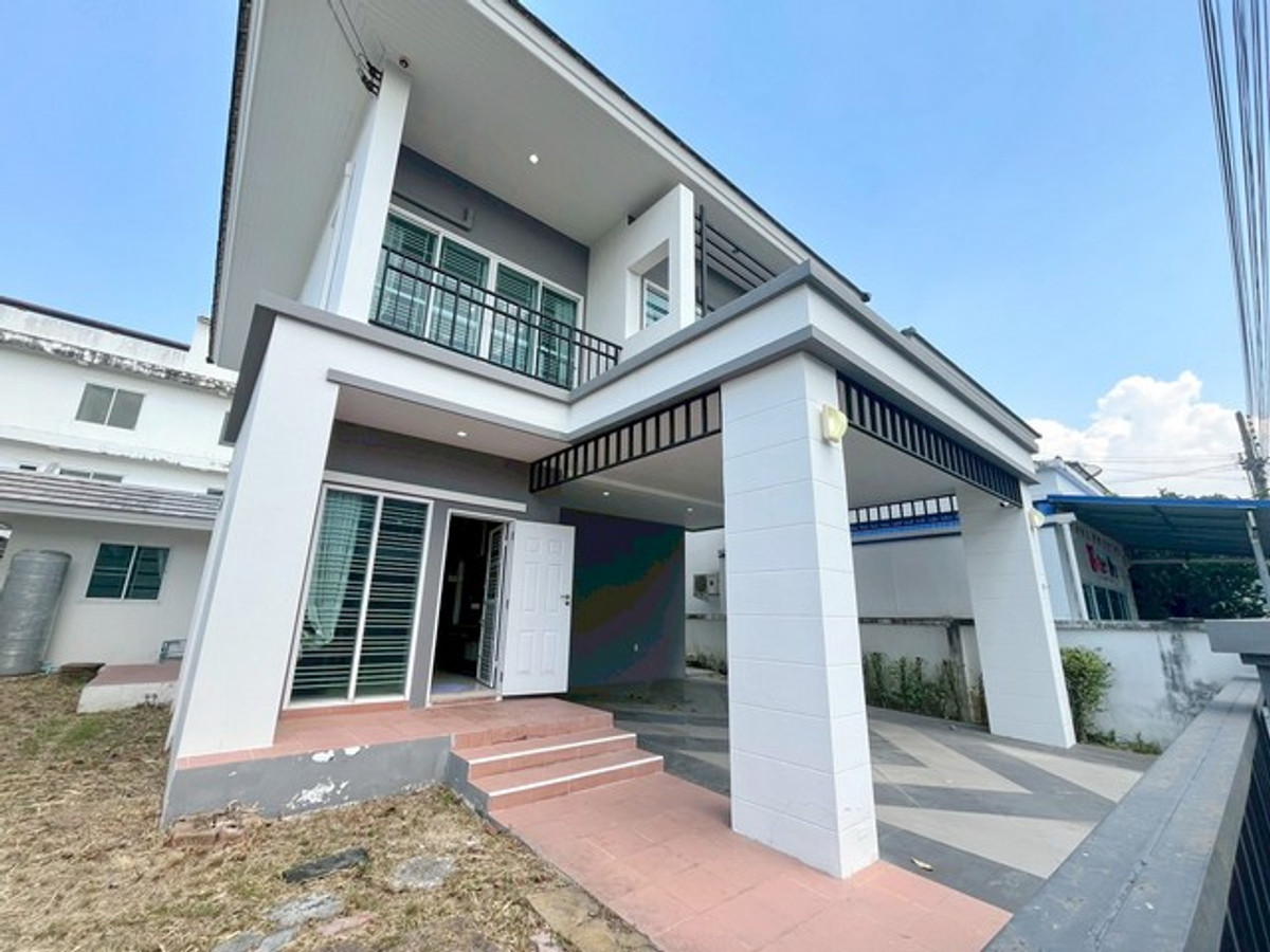 Single house for rent near J-Park Sriracha - ready to move in. Single house for rent near J-Park Sriracha - ready to move in.