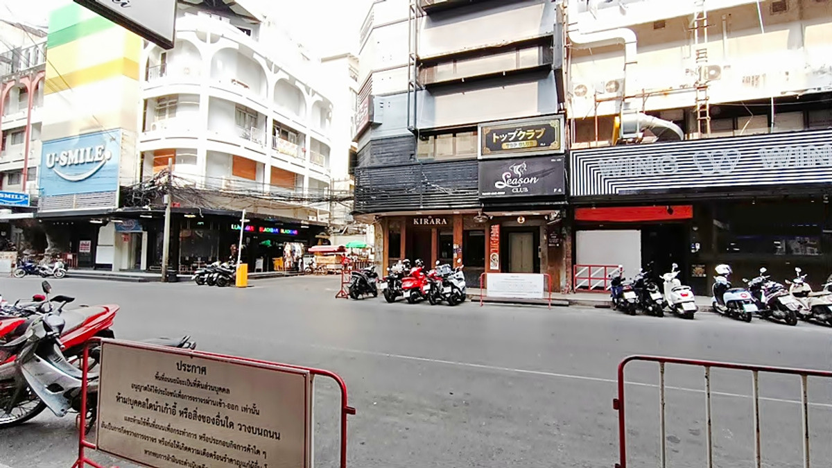 ให้เช่าพื้นที่สำหรับร้านอาหารหรือบาร์ 100-300 ตรม. ซอยธนิยะ สีลม