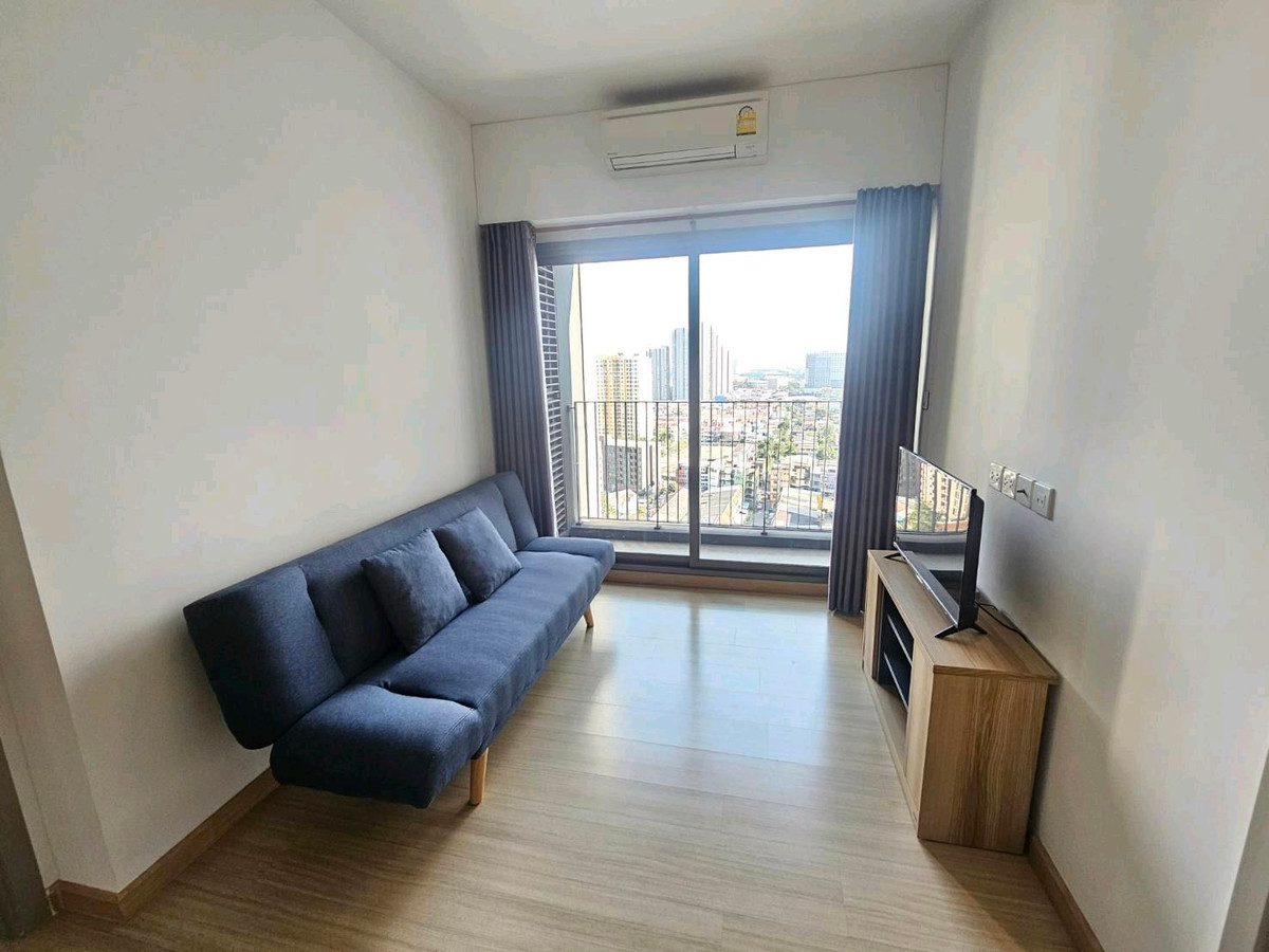 Beautiful room, cheap for rent, new washing machine, new sofa, 2 bedrooms, 1 bathroom for rent, Whizdom Connect Sukhumvit.
