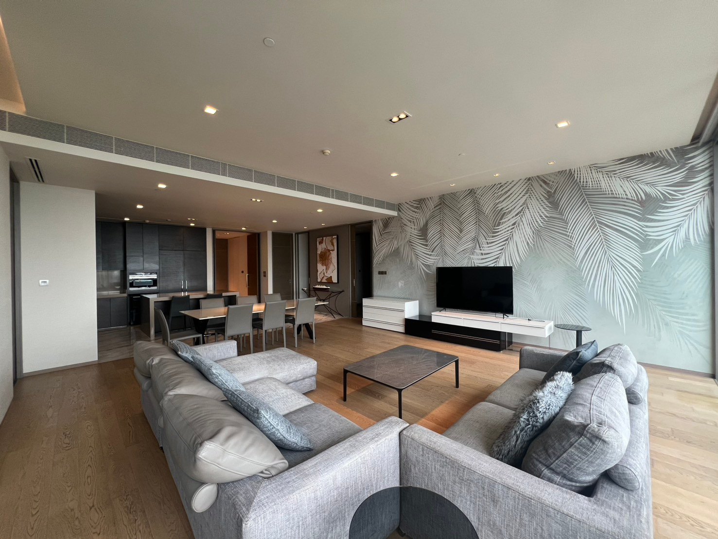 Elegant High Floor Unit at Saladaeng One | 3 Bedrooms 4 Bathrooms + Maid Room | Stunning Park View Elegant High Floor Unit at Saladaeng One | 3 Bedrooms 4 Bathrooms + Maid Room | Stunning Park View