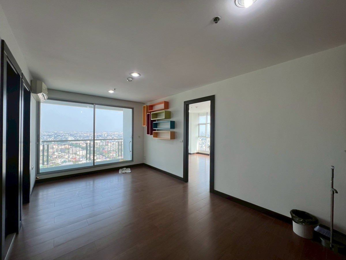 Urgent sale, 2 bedrooms, 2 bathrooms, Rhythm Ratchada Huaikwang (best price) Urgent sale, 2 bedrooms, 2 bathrooms, Rhythm Ratchada Huaikwang (best price)
