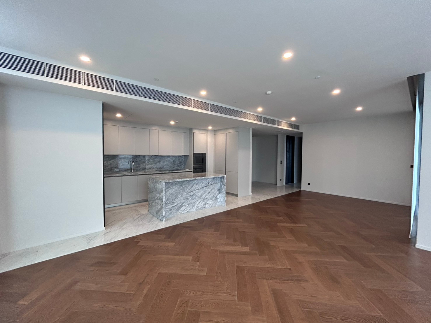 [FOR RENT] The Residences 38 | Ultra-Luxury 3BR Unfurnished – High Floor with Stunning City View – รูปที่ 2