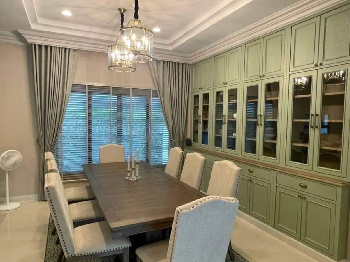Luxury house for sale, Setthasiri Krungthep Kreetha 2 project, land size 105 square meters - usable area 404 square meters - 5 bedrooms, 5 bathrooms with bathtub.