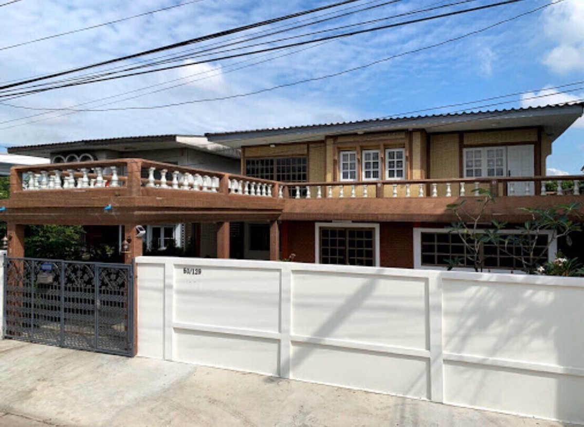 หมู่บ้านเสนานิเวศน์ 1 ถนนกว้าง บ้านสวย รีโนเวทพร้อมเข้าอยู่ ใกล้ถนนเกษตร-นวมินทร์ ทำเลทอง หมู่บ้านเสนานิเวศน์ 1 ถนนกว้าง บ้านสวย รีโนเวทพร้อมเข้าอยู่ ใกล้ถนนเกษตร-นวมินทร์ ทำเลทอง