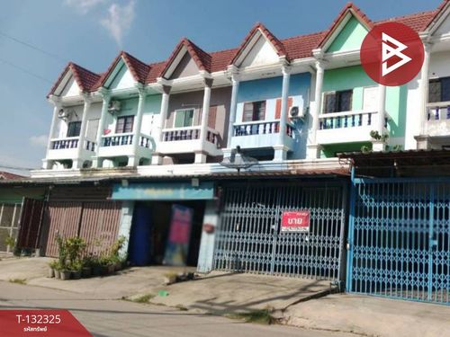 2-story townhouse for sale, area 22 square meters, Nong Pling Subdistrict, Nakhon Sawan, cheap price, close to community areas.