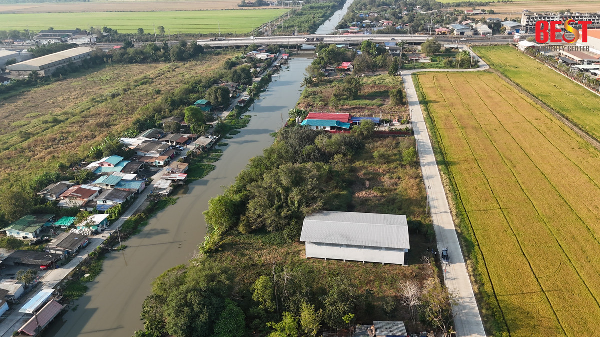 🏭 Land for sale with warehouse Industrial location Suwinthawong - Chachoengsao next to a wide concrete road. The back is next to the canal, good atmosphere. – รูปที่ 3