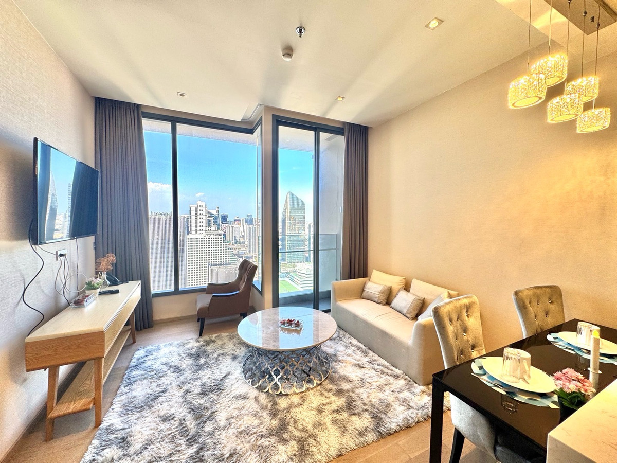 The Esse Asoke 1 Bedroom 1 Bathroom 45 Sqm. Best Price!!