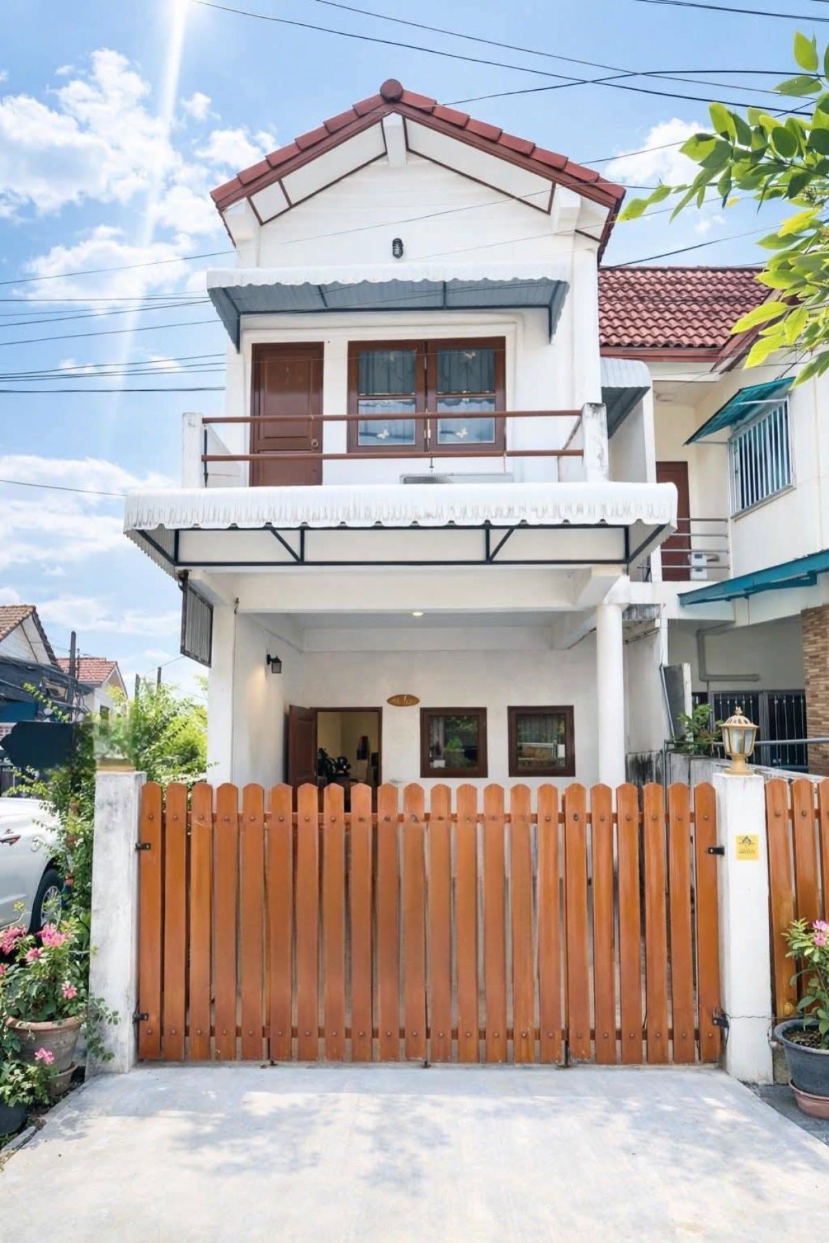 For Sale Townhouse/Townhome , Baan Patcharat , corner unit , MRT-Khu Bon , Tha Raeng , Bang Khen , Bangkok , CX-145103 For Sale Townhouse/Townhome , Baan Patcharat , corner unit , MRT-Khu Bon , Tha Raeng , Bang Khen , Bangkok , CX-145103