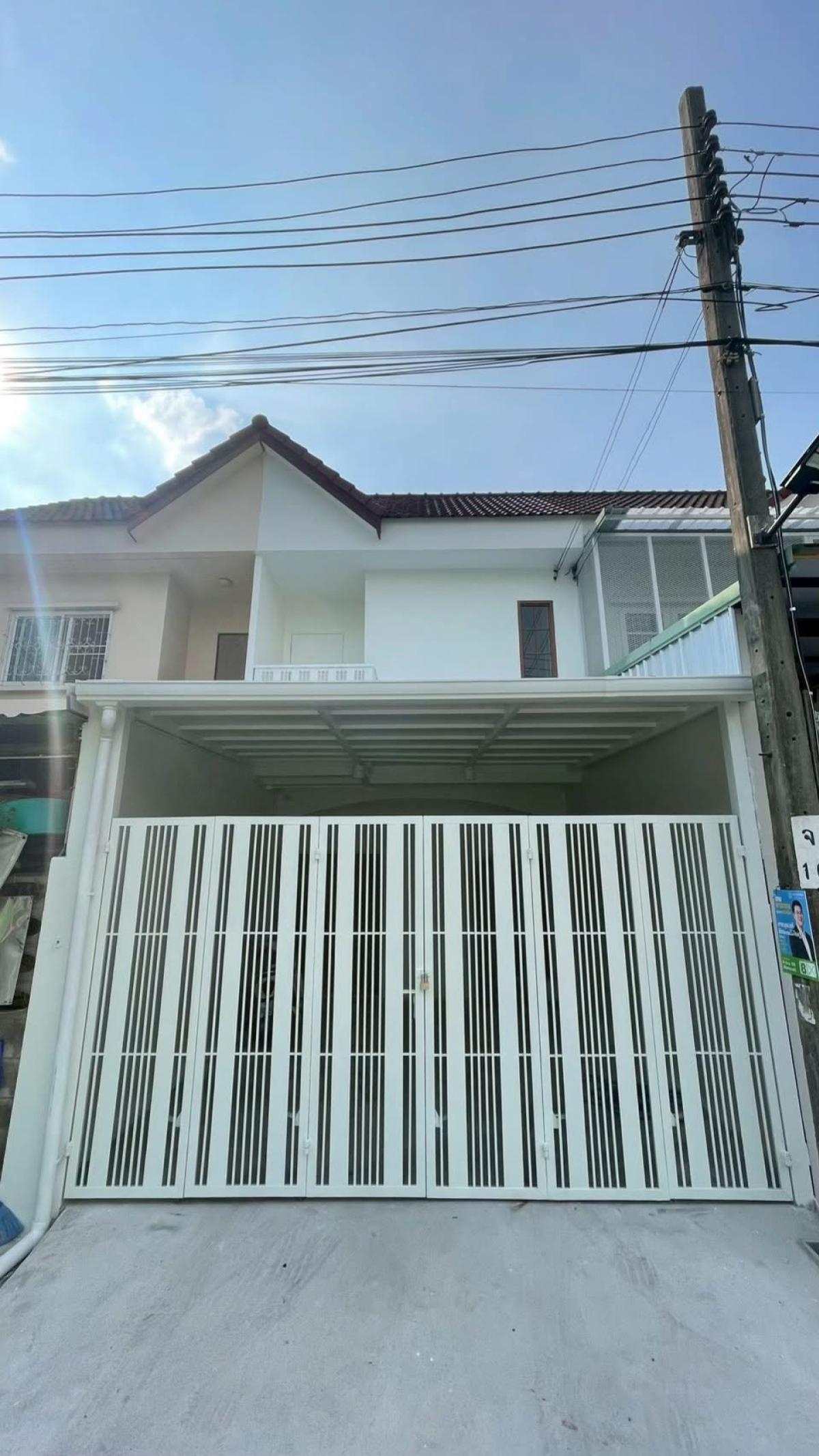 ขายทาวน์เฮ้าส์/ทาวน์โฮม  ธนะธานี 2 สุคนธสวัสดิ์ 24 MRT-ลาดพร้าว 71 (สายสีเหลือง) ลาดพร้าว เขต ลาดพร้าว กรุงเทพ CX-144688