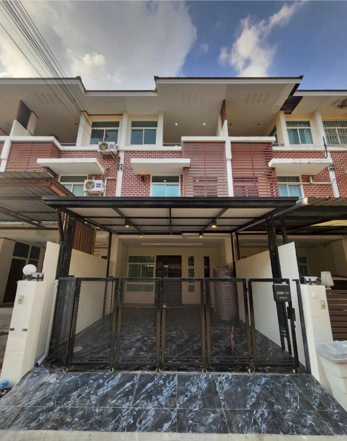 For Sale Townhouse/Townhome , The British Sathorn - Kallaprapruk , newly renovated , Bang Wa , Phasi Charoen , Bangkok , CX-143992 For Sale Townhouse/Townhome , The British Sathorn - Kallaprapruk , newly renovated , Bang Wa , Phasi Charoen , Bangkok , CX-143992