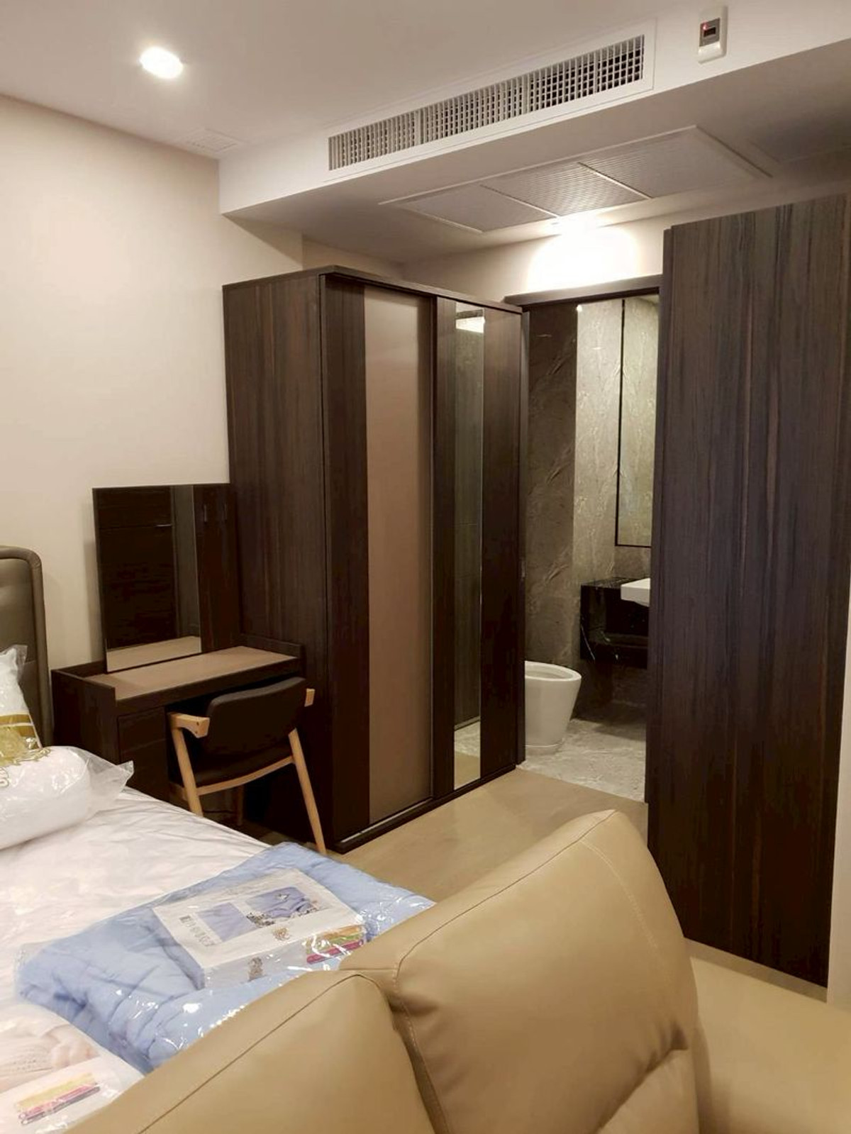 Ashton Asoke ห้อง119/124 ขนาด34ตร.ม. ชั้น 16  ระเบียงเห็นวิว ด้านหลังห้างโรบินสัน  – รูปที่ 4