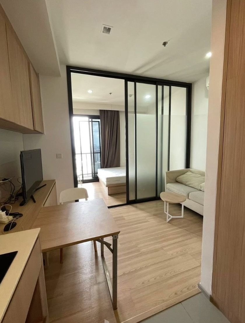 M Jatujak **ห้องนี้เลี้ยงสัตว์ได้**ราคาดีมาก แค่ 18,000 แบบ 1 นอน 29 sqm ใกล้รถไฟฟ้า MRT กำแพงเพชร 300 ม สนใจนัดชมได้เลย 064-6696546 มินนี่ เบอร์นี้แอทไลน์ได้เลยค่ะ M Jatujak **ห้องนี้เลี้ยงสัตว์ได้**ราคาดีมาก แค่ 18,000 แบบ 1 นอน 29 sqm ใกล้รถไฟฟ้า MRT กำแพงเพชร 300 ม สนใจนัดชมได้เลย 064-6696546 มินนี่ เบอร์นี้แอทไลน์ได้เลยค่ะ