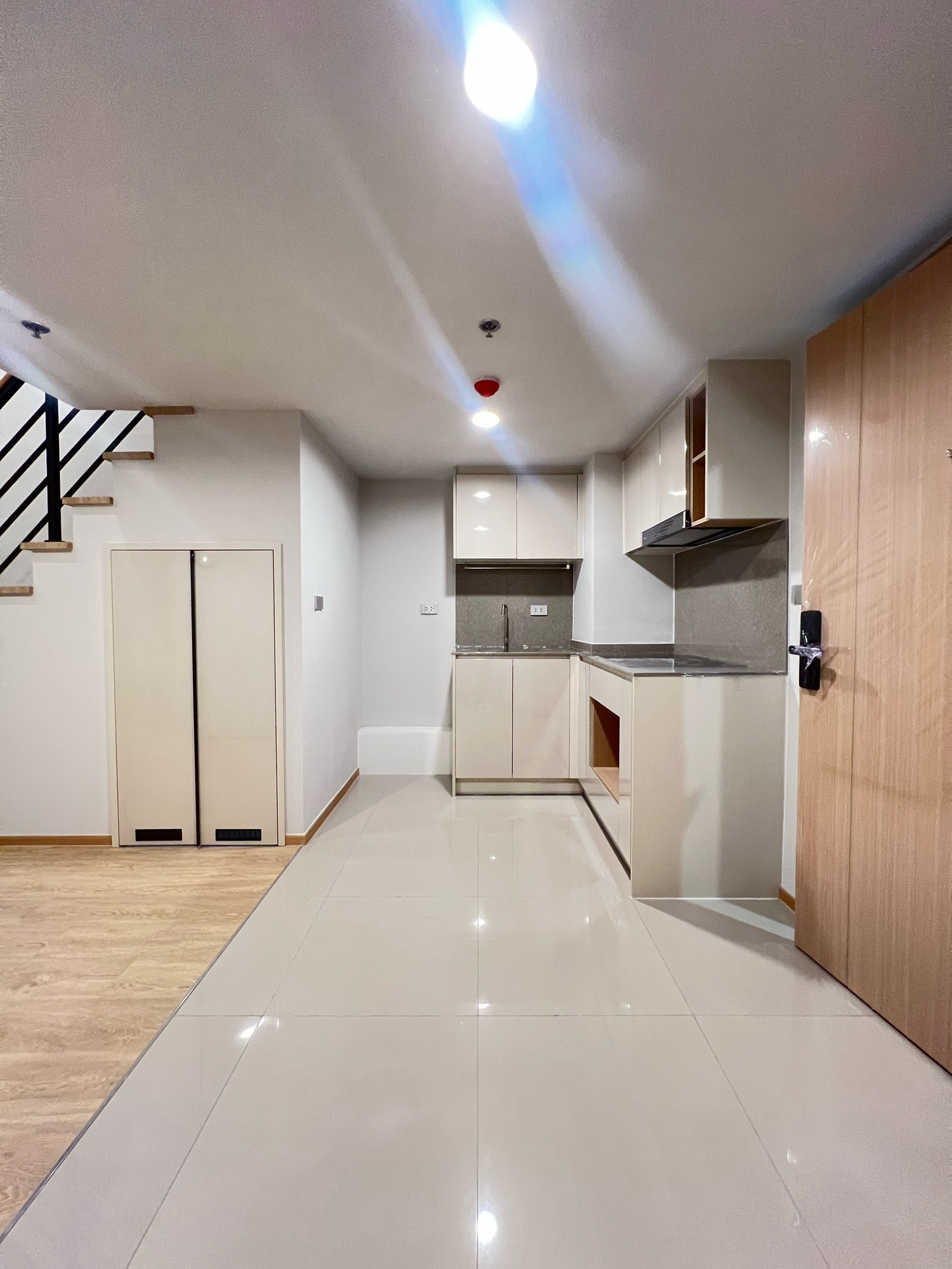 ห้องสุดท้าย 𝗖𝗨𝗟𝗧𝗨𝗥𝗘 𝗖𝗛𝗨𝗟𝗔 2 ห้องนอน พื้นที่ใช้สอย 71.83 ตรม. ห้องมุม ชั้นสูงกำลังดี สนใจนัดชมห้องจริง โทร.062-339-3663 – รูปที่ 2