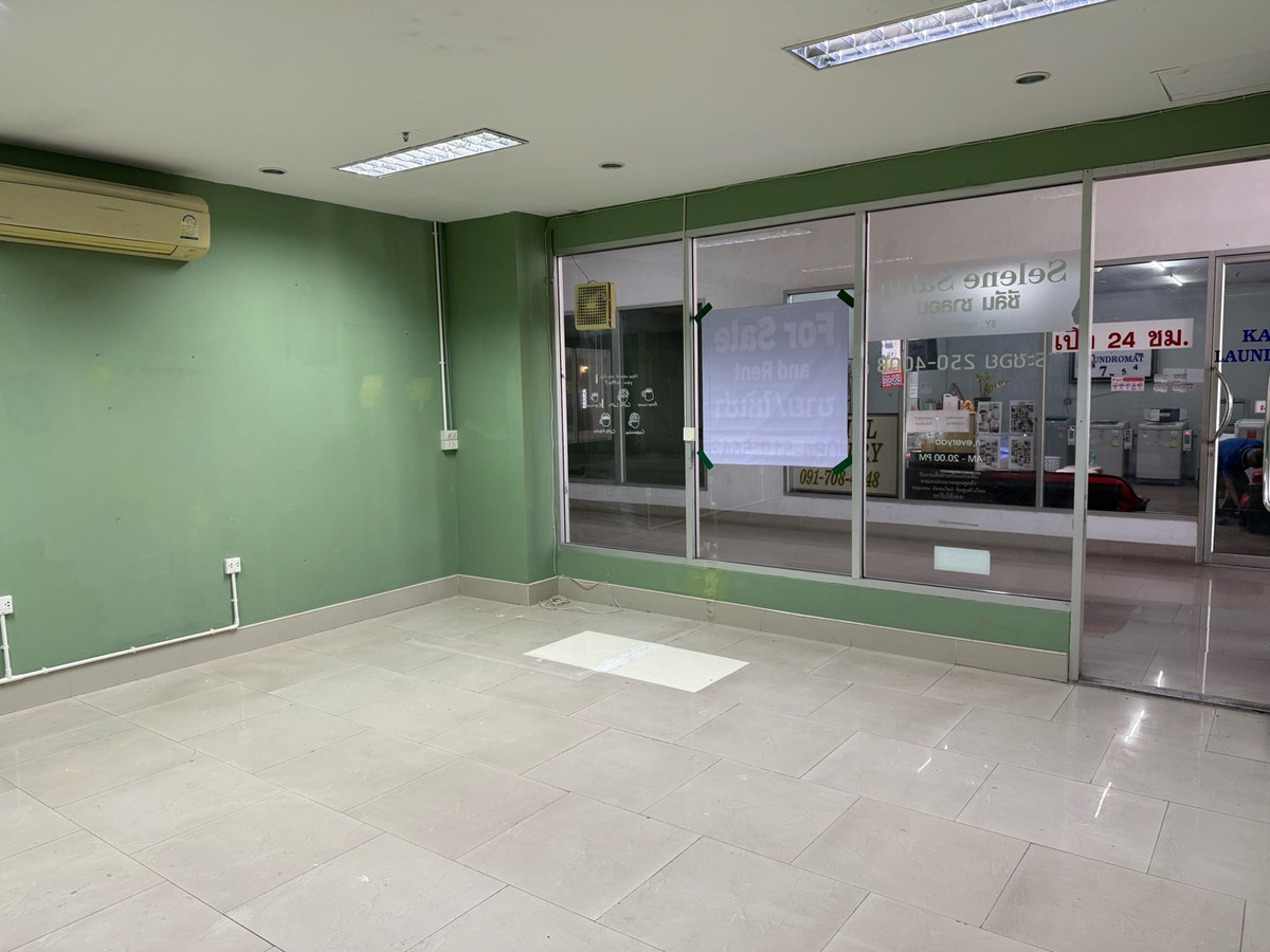 For sale and rent, room for rent under Supalai Park Srinakarin Condo, size 43 sq m.
