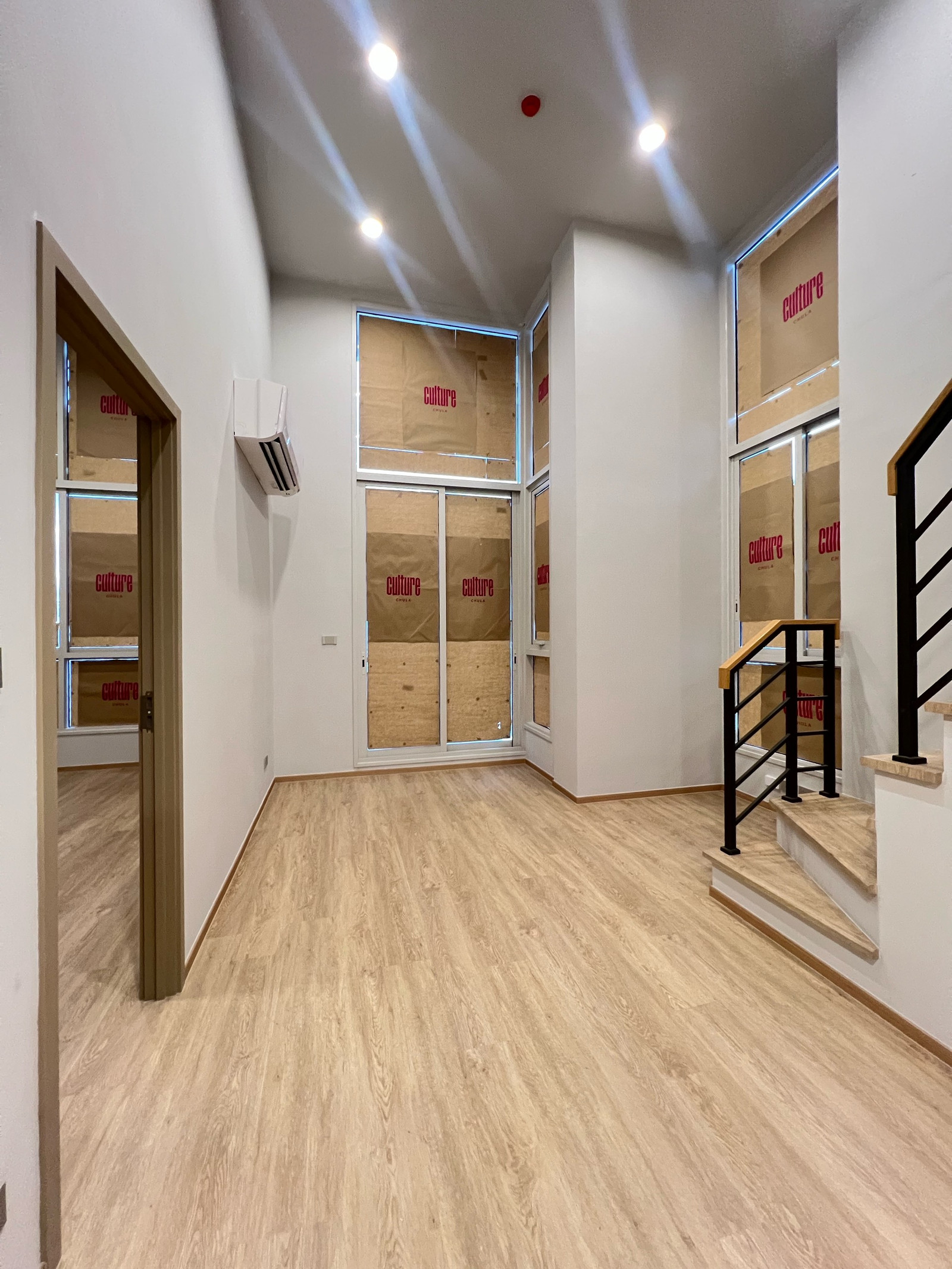 ห้องสุดท้าย 𝗖𝗨𝗟𝗧𝗨𝗥𝗘 𝗖𝗛𝗨𝗟𝗔 2 ห้องนอน พื้นที่ใช้สอย 71.83 ตรม. ห้องมุม ชั้นสูงกำลังดี สนใจนัดชมห้องจริง โทร.062-339-3663 – รูปที่ 4