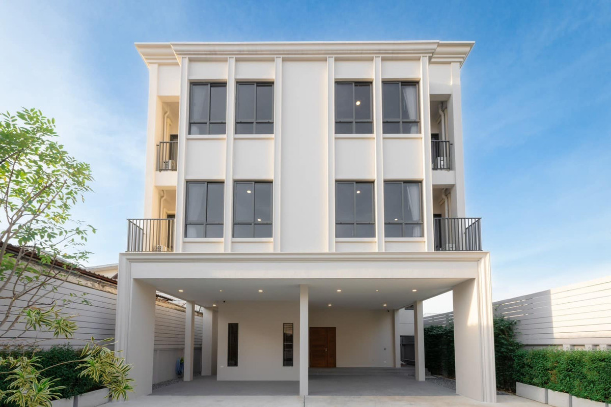 ✨ Newly built 3-storey luxury detached house , Luxury Residence in the Heart of Ratchadamnoen — Extremely Rare Opportunity ✨ Only 500 meters from MRT | Near Sanam Luang | Located in Bangkok’s historic prime district ✨ Newly built 3-storey luxury detached house , Luxury Residence in the Heart of Ratchadamnoen — Extremely Rare Opportunity ✨ Only 500 meters from MRT | Near Sanam Luang | Located in Bangkok’s historic prime district