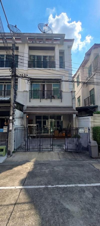For Sale Townhouse/Townhome  , Baan Klang Muang Sathorn - Taksin 1 , corner unit , BTS-Wutthakat , Bang Kho , Chom Thong , Bangkok , CX-145257