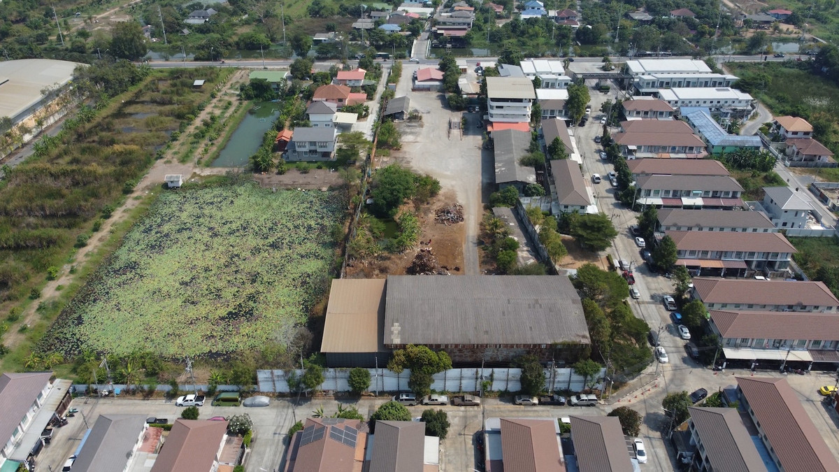 Land for sale 7 rai with buildings. Land for sale 7 rai with buildings.