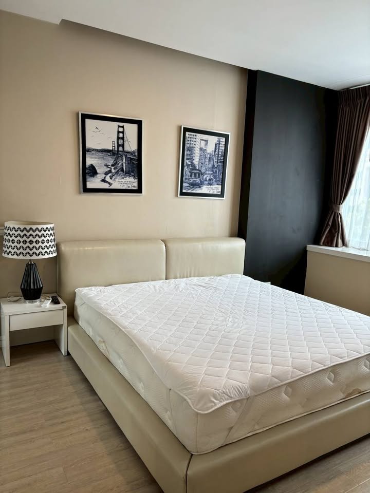 🔥For Rent Now🔥 TC Green Rama 9. Spacious condo with complete furniture, ready to move in. Near BTS Skytrain, in the heart of Rama 9.