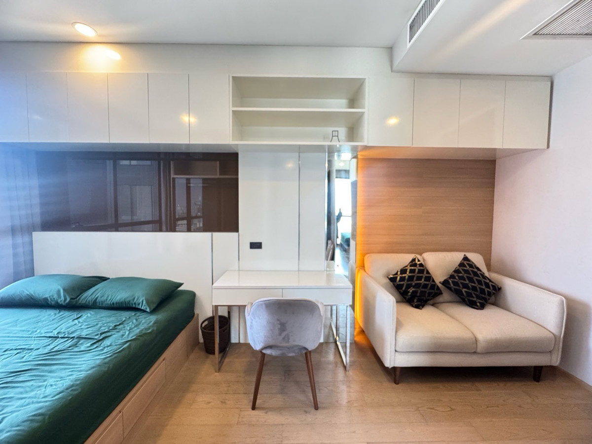 Urgent sale, cheapest price📍Ashton chula silom✨ High floor, beautiful room, size 24 sq m, built-in furniture. There are all electrical appliances. Call 099-629-5546 urgently. The room goes quickly 🔥 – รูปที่ 3