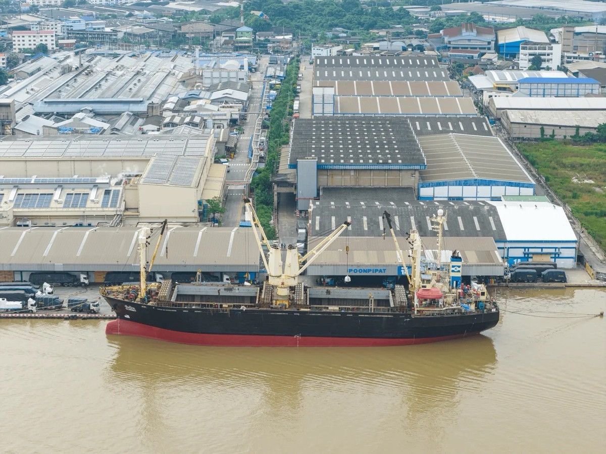 ให้เช่า 🏗️🚢⚓️ คลังสินค้า 1,000 ตร.ม. และท่าเทียบเรือ สำโรง ถ.ปู่เจ้าสมิงพราย (ติดแม่น้ำเจ้าพระยา) จบครบที่เดียว 📦🇨🇳 คลังสินค้าพร้อมท่าเรือ 