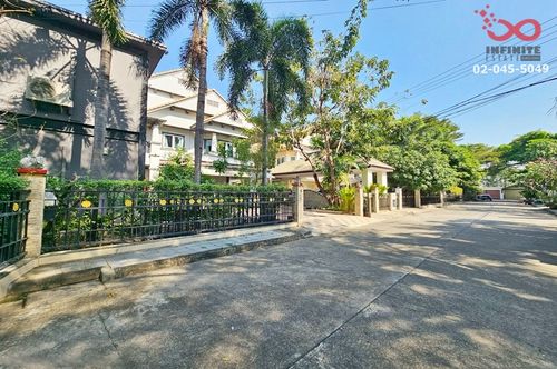 2-story detached house for sale, 136 sq m, Panya Phatthanakan Village, Soi Phatthanakan 30, Suan Luang.