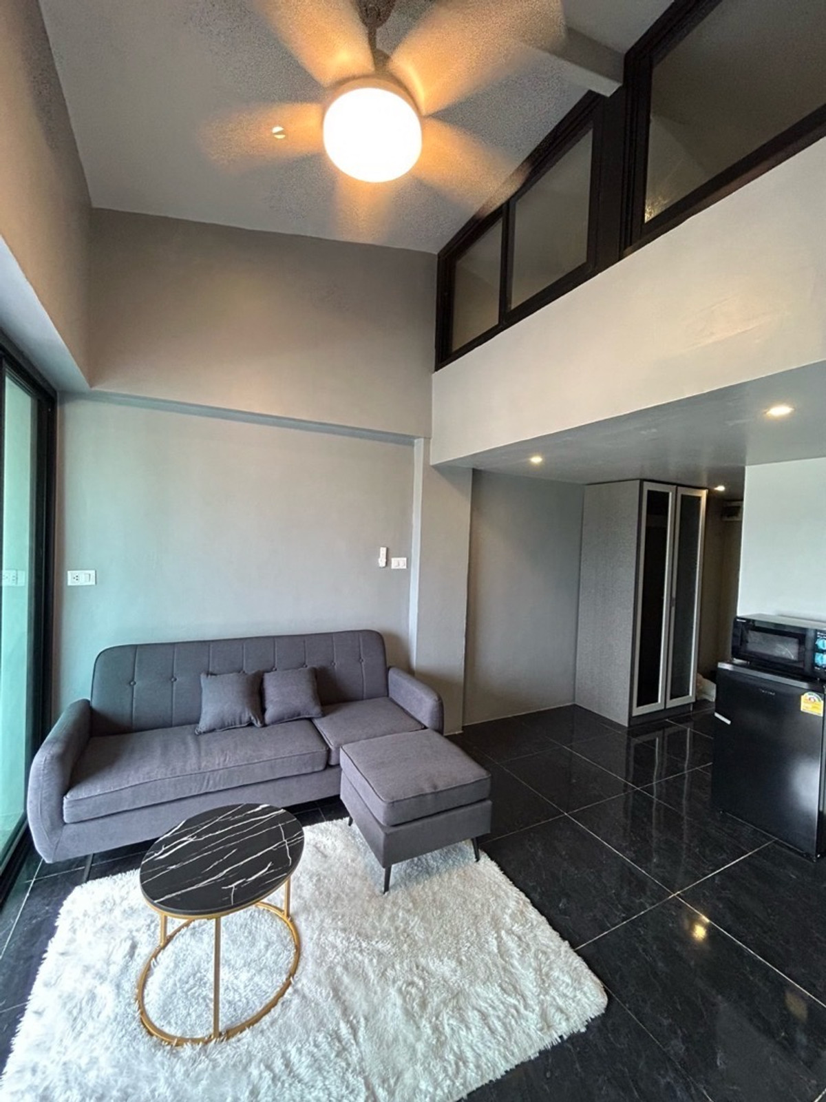 2-story condo for sale, Nirun Residence 1, with tenants. 2-story condo for sale, Nirun Residence 1, with tenants.