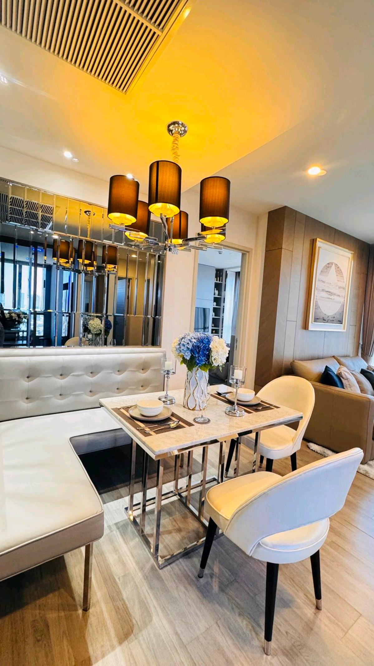 Sell at special price 9.5 mb! - very brand new. 1st hand , never rent out. Corner room 23rd flr, very private and river view.For investor - yield 6%Ownership transfer - free***Optional super special price for serious buyer, transfer fee - 50/50 Sell at special price 9.5 mb! - very brand new. 1st hand , never rent out. Corner room 23rd flr, very private and river view.For investor - yield 6%Ownership transfer - free***Optional super special price for serious buyer, transfer fee - 50/50