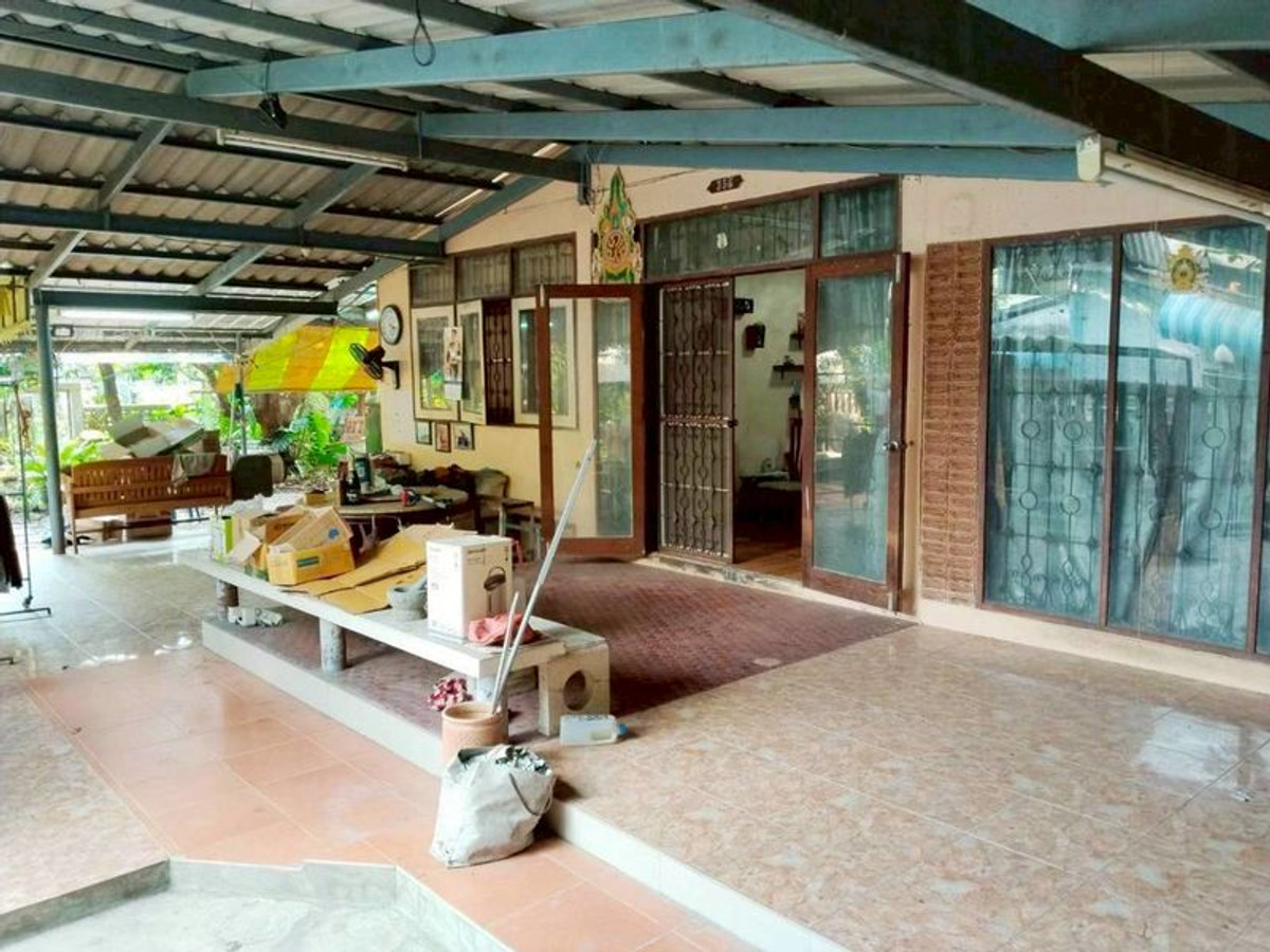 For sale/rent, detached house, corner house, behind Pata Pinklao, area 100 sq m, near MRT Sirindhorn and Siriraj Hospital, Bang Phlat District, Bangkok. For sale/rent, detached house, corner house, behind Pata Pinklao, area 100 sq m, near MRT Sirindhorn and Siriraj Hospital, Bang Phlat District, Bangkok.