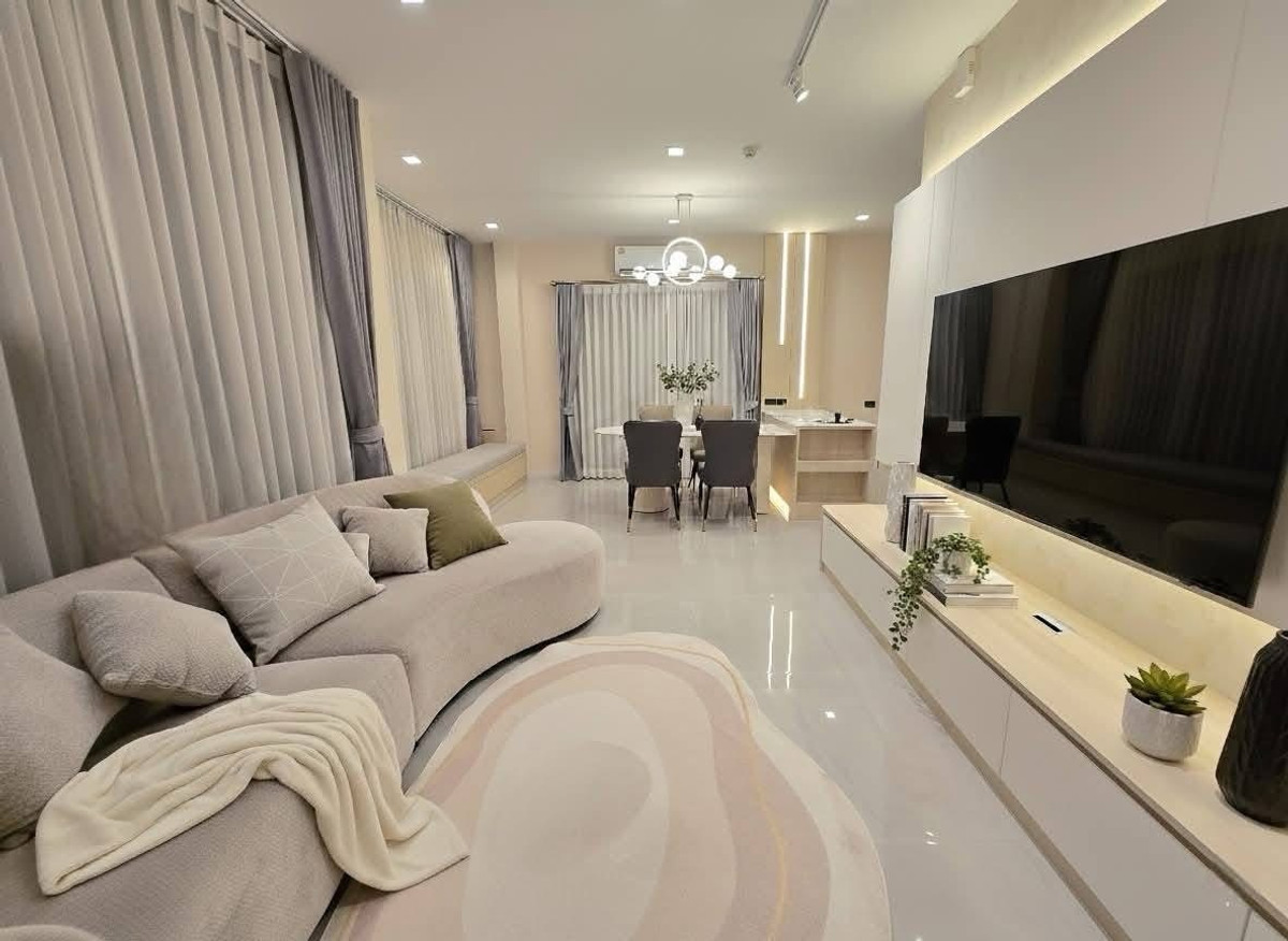 Bangkok Boulervard Bangna km5/ 4bedroom 4 bathroom/ 130,000