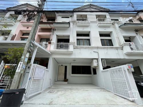 🏡 Baan Klangmueng 1 – บ้านกลางเมือง รัชดา–เหม่งจ๋าย 1 RB1675 ทาวน์โฮมทำเลดีใจกลางเมือง เดินทางสะดวก ใกล้รัชดา–เหม่งจ๋าย พร้อมเข้าอยู่!
