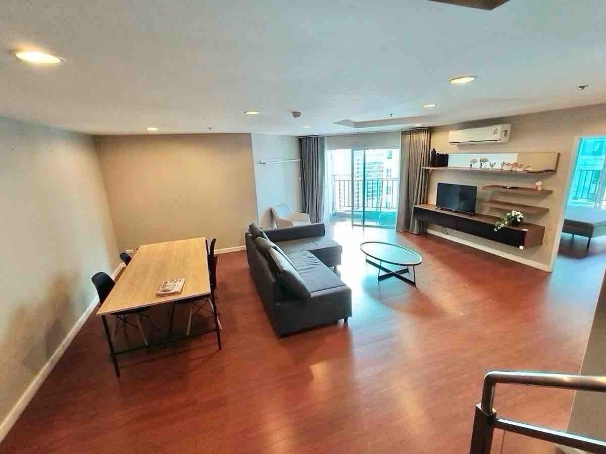 GOOD DEAL!! FOR SALE DUPLEX 4 bedroom 4 bathroom 180sqm at building C, plz contact 092-4297949