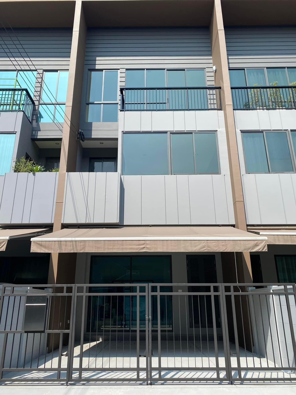 Baan Klang Muang THE ERA Pinklao - Charan / 3 Bedrooms (FOR SALE) BALL257