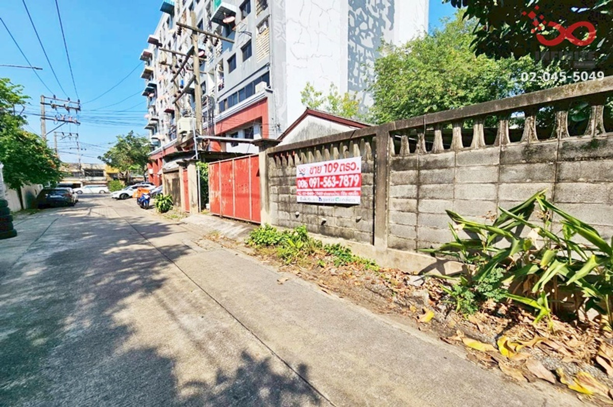 Land for sale, 109 sq m, Pradit Manutham, Lat Phrao 71, Soi Social Work 1, near Central Eastville, already filled. Land for sale, 109 sq m, Pradit Manutham, Lat Phrao 71, Soi Social Work 1, near Central Eastville, already filled.