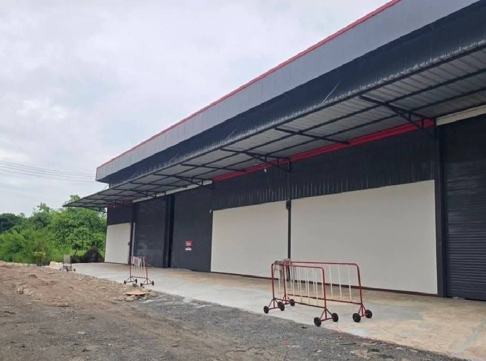For Rent Warehouse for rent, Ramintra Km. 8 / Soi Khubon 38 / Warehouse area 640 square meters / Near Fashion Island, very good location, ten-wheel truck, easy to get in and out.