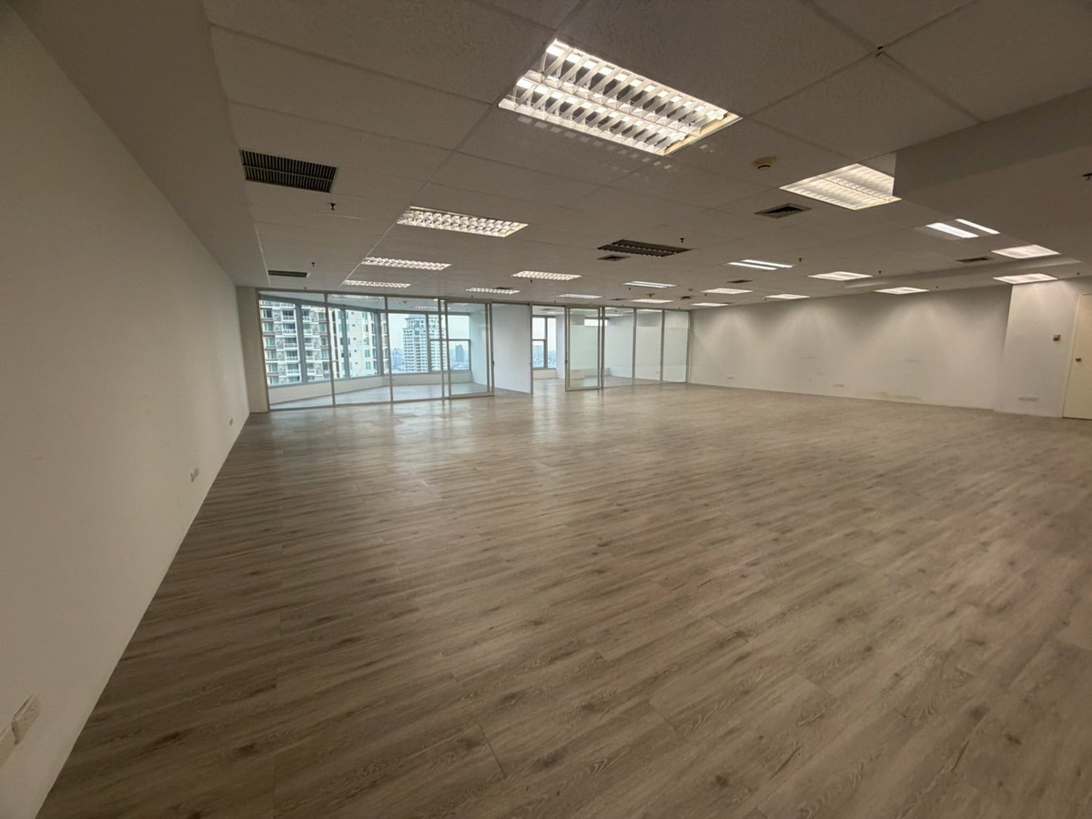 Office Space for Rent The Empire Tower 214 sqm. High Floor