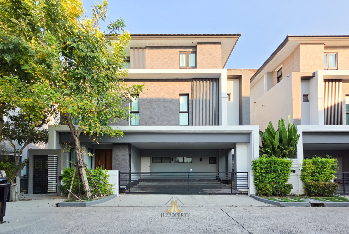 Single house on a potential location Surrounded by international schools Close to the expressway entrance, only 10 minutes 🏫